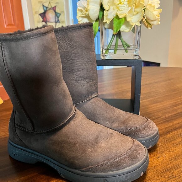 Women's Brown Ugg Classic II Short Boots-GREAT CONDITION Size 8 - Picture 1 of 7